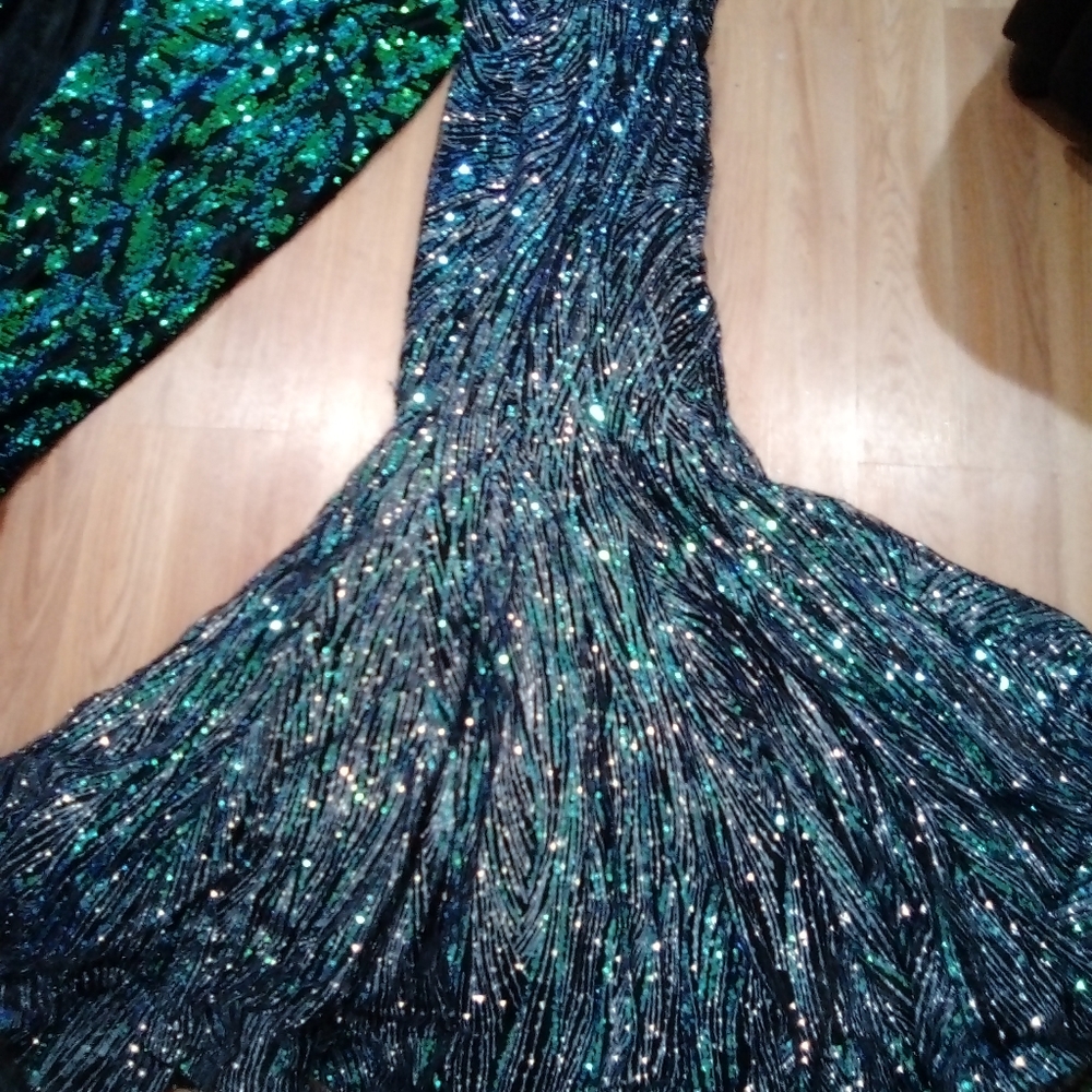 THREENEW LADIES GOWNS SIZES 0/ 2 /12 SELLING AS 3 PC GROUP ONLY$150.00 for all 3